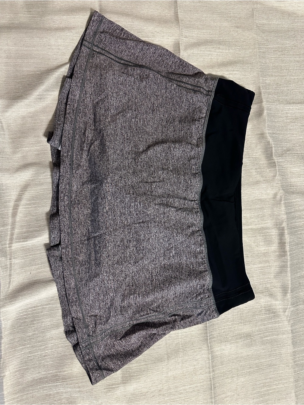 Luluemon Heathered Gray Athletic Skort, Size 6 Reg.